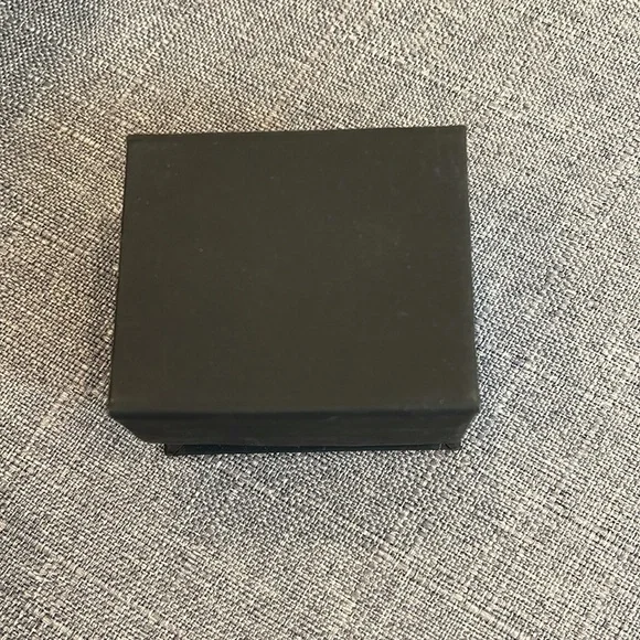 NWT Mens Dark Grey Wedding Band (Gunmetal)